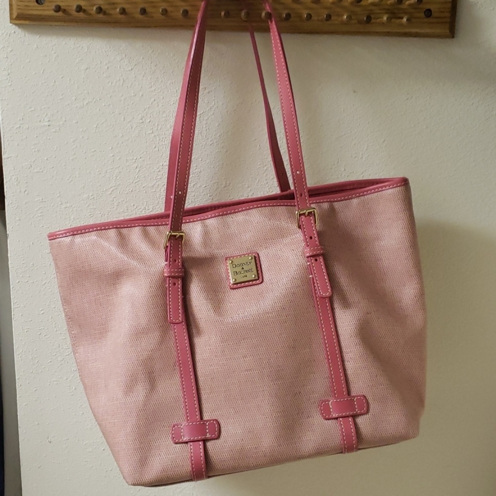 Dooney & Bourke tote bag / purse